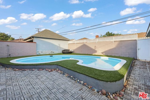 10236 S 1st Avenue, Inglewood, CA 90303