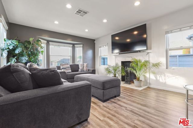 10236 S 1st Avenue, Inglewood, CA 90303