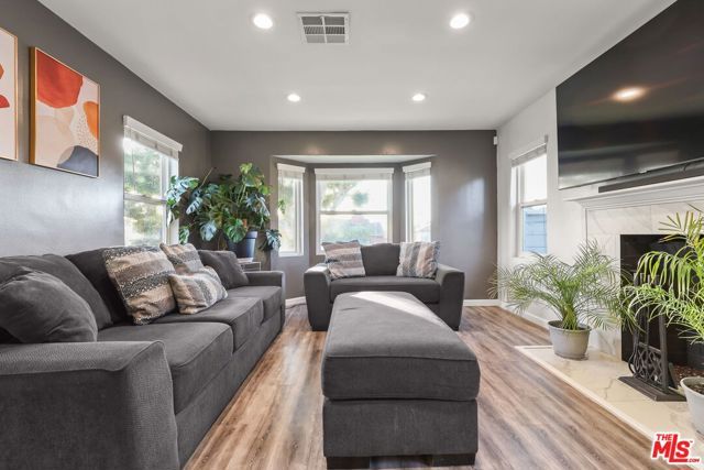 10236 S 1st Avenue, Inglewood, CA 90303