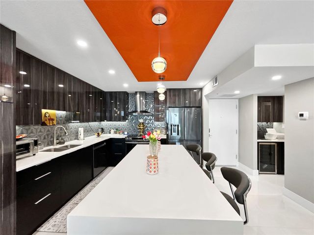 101 S GULFSTREAM AVENUE AVENUE 9C, Sarasota, FL 34236