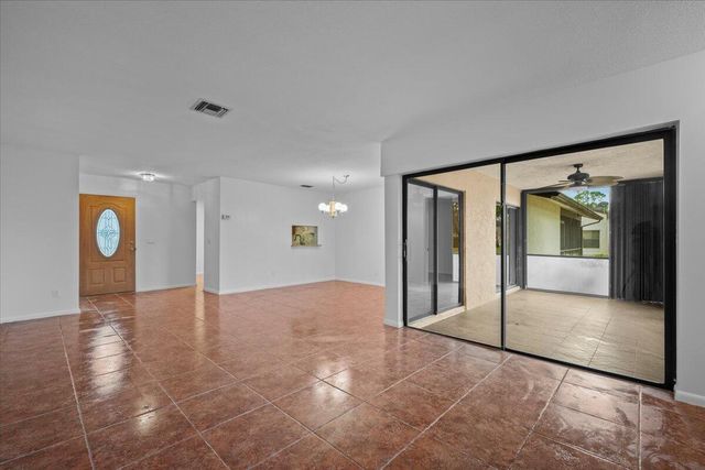 6138 Elsinore Circle, Greenacres, FL 33463