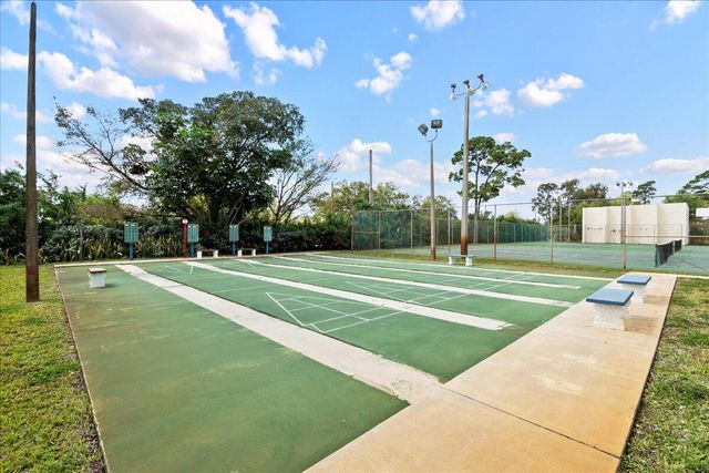 6138 Elsinore Circle, Greenacres, FL 33463