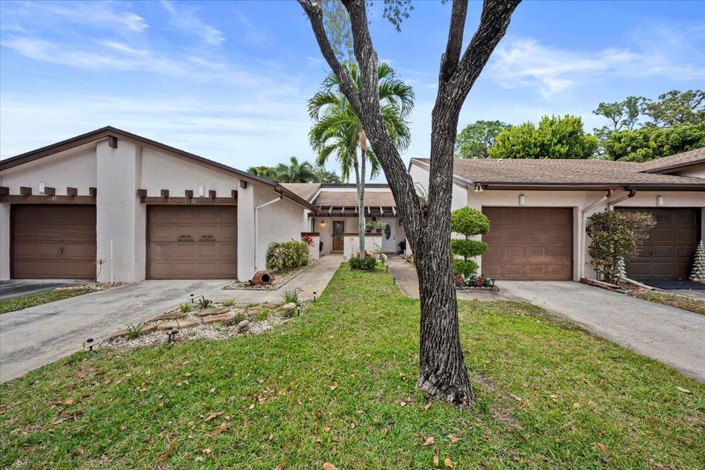 6138 Elsinore Circle, Greenacres, FL 33463