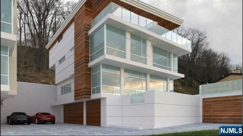 31 B Casta Lane, Edgewater, NJ 07020