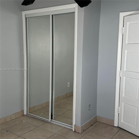 732 Moffett St 4A, Hallandale Beach, FL 33009