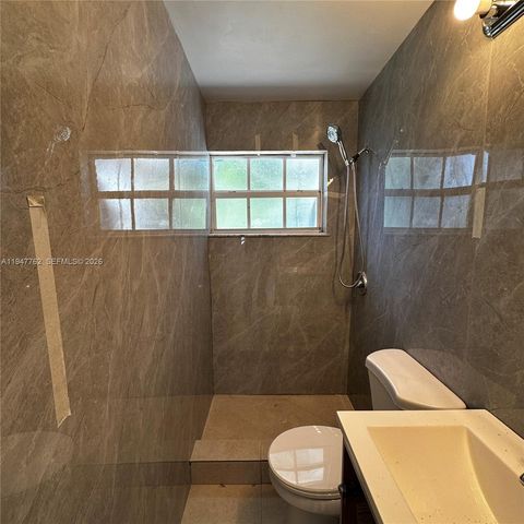 732 Moffett St 4A, Hallandale Beach, FL 33009