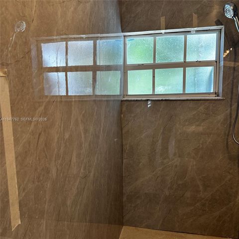 732 Moffett St 4A, Hallandale Beach, FL 33009