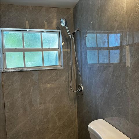 732 Moffett St 4A, Hallandale Beach, FL 33009