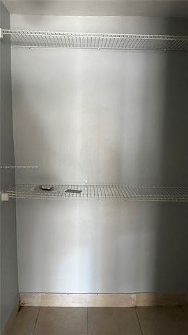 732 Moffett St 4A, Hallandale Beach, FL 33009