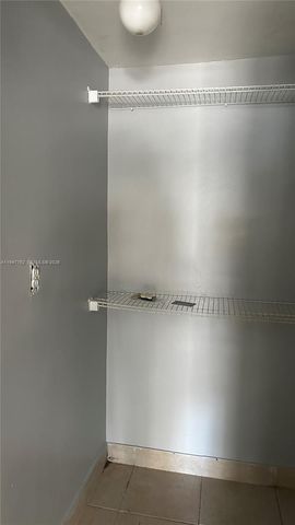 732 Moffett St 4A, Hallandale Beach, FL 33009