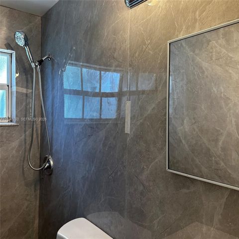 732 Moffett St 4A, Hallandale Beach, FL 33009