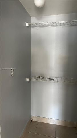 732 Moffett St 4A, Hallandale Beach, FL 33009