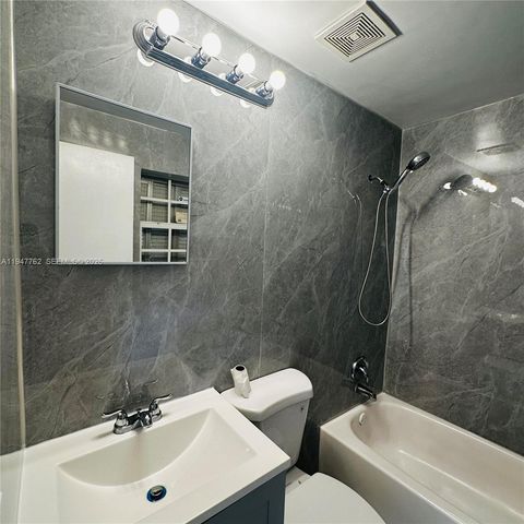 732 Moffett St 4A, Hallandale Beach, FL 33009