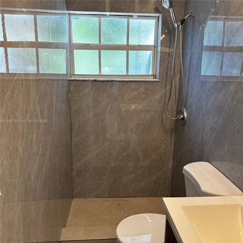 732 Moffett St 4A, Hallandale Beach, FL 33009