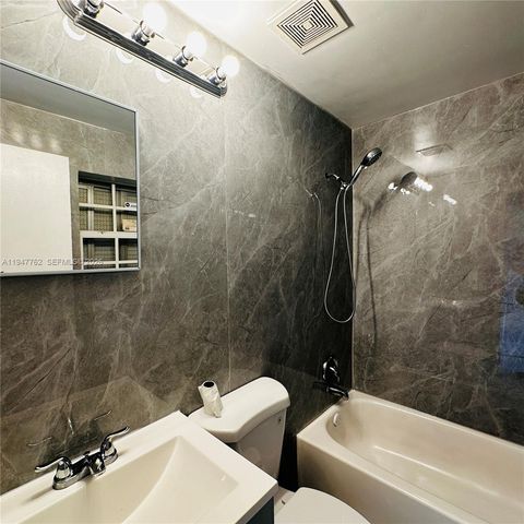 732 Moffett St 4A, Hallandale Beach, FL 33009