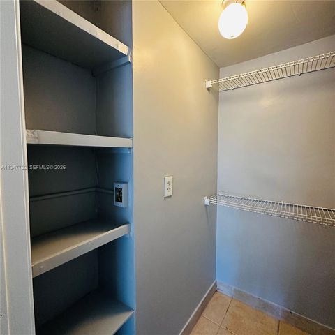 732 Moffett St 4A, Hallandale Beach, FL 33009