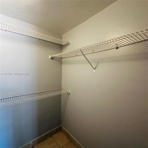 732 Moffett St 4A, Hallandale Beach, FL 33009