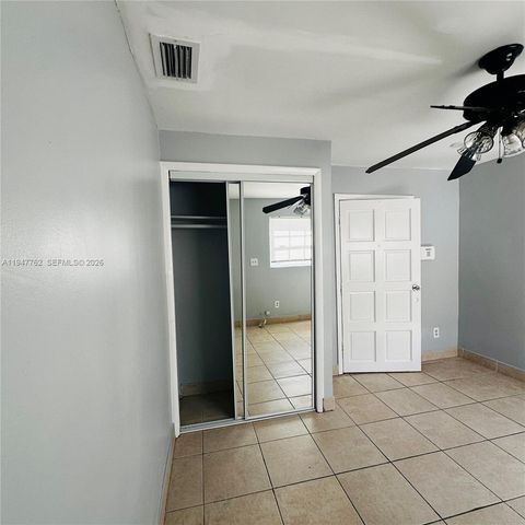 732 Moffett St 4A, Hallandale Beach, FL 33009
