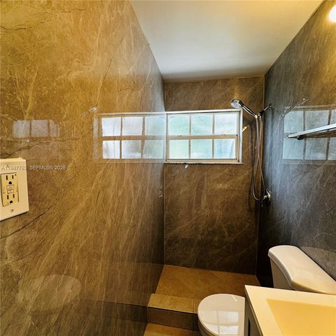 732 Moffett St 4A, Hallandale Beach, FL 33009