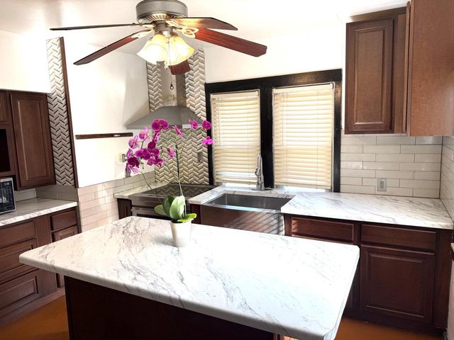 1350 N 55th STREET, Milwaukee, WI 53208