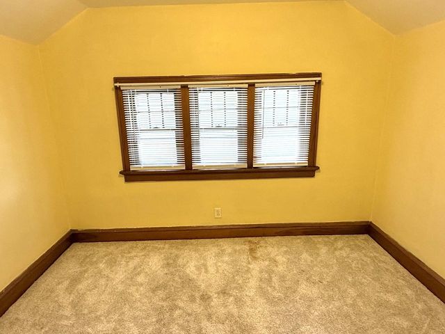 1350 N 55th STREET, Milwaukee, WI 53208