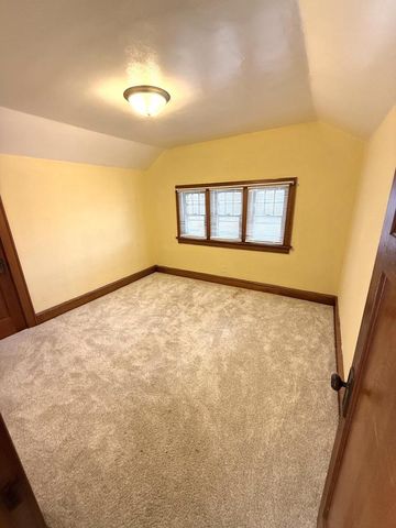 1350 N 55th STREET, Milwaukee, WI 53208