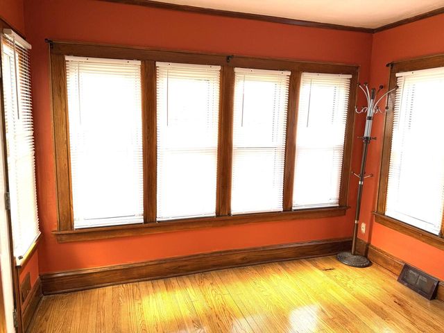 1350 N 55th STREET, Milwaukee, WI 53208