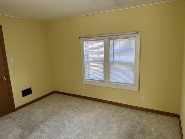 1350 N 55th STREET, Milwaukee, WI 53208