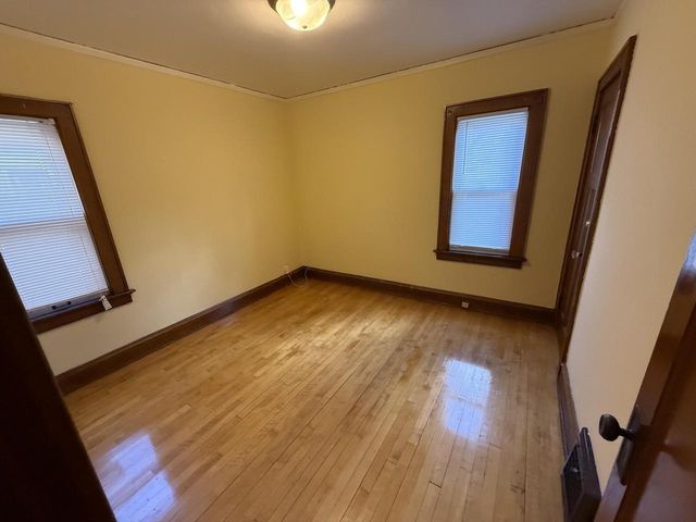 1350 N 55th STREET, Milwaukee, WI 53208