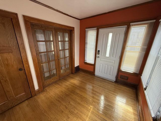 1350 N 55th STREET, Milwaukee, WI 53208