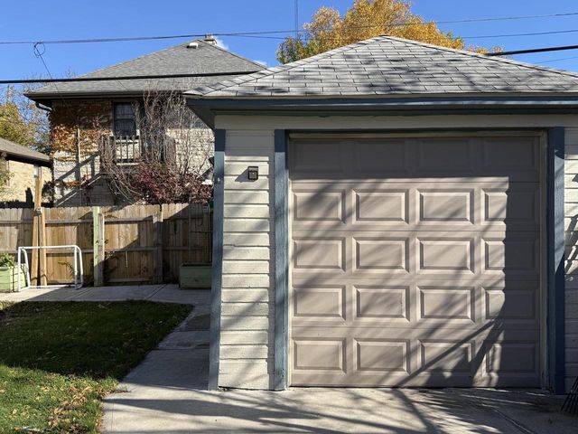 1350 N 55th STREET, Milwaukee, WI 53208