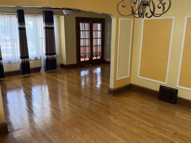 1350 N 55th STREET, Milwaukee, WI 53208