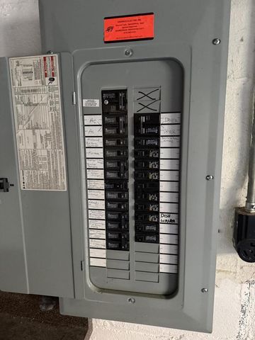 1350 N 55th STREET, Milwaukee, WI 53208