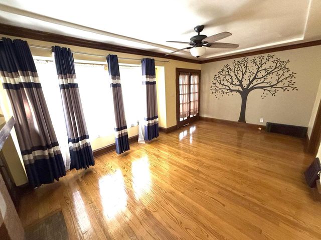 1350 N 55th STREET, Milwaukee, WI 53208