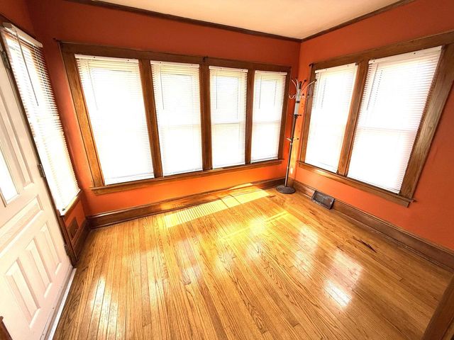 1350 N 55th STREET, Milwaukee, WI 53208