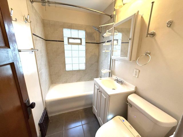 1350 N 55th STREET, Milwaukee, WI 53208