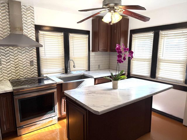 1350 N 55th STREET, Milwaukee, WI 53208