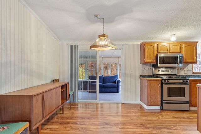 34 Dianne Street, Nashua, NH 03062