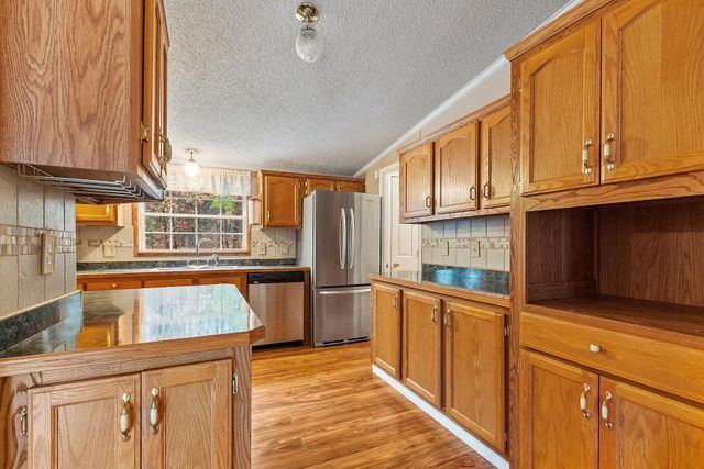 34 Dianne Street, Nashua, NH 03062