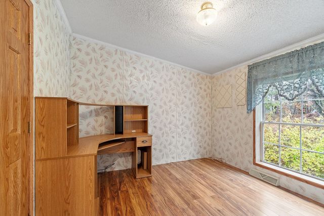 34 Dianne Street, Nashua, NH 03062