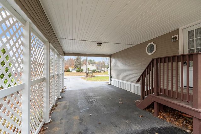 34 Dianne Street, Nashua, NH 03062