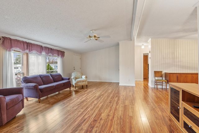 34 Dianne Street, Nashua, NH 03062