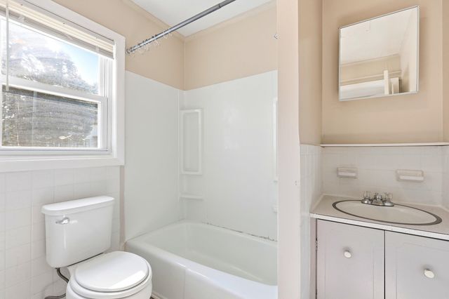 514 Hanover Street, Manchester, NH 03104