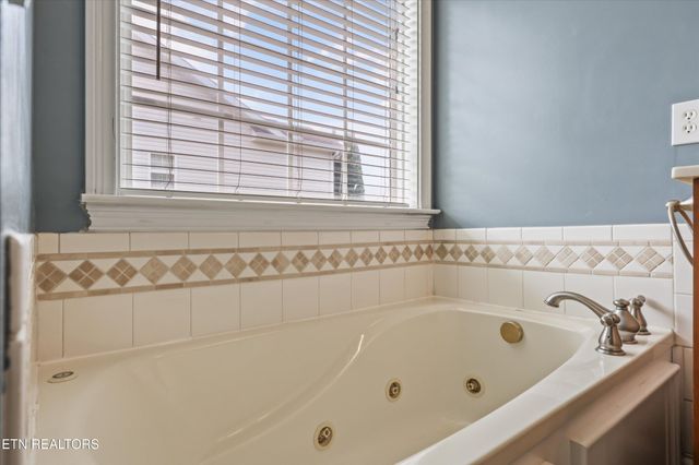 118 Cornerstone Circle, Clinton, TN 37716