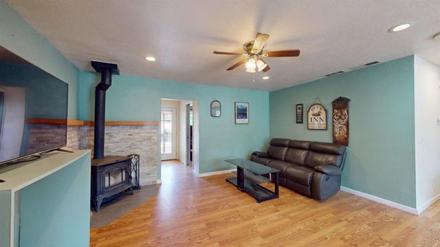 551 Ascella Dr, Diamond Springs, CA 95619