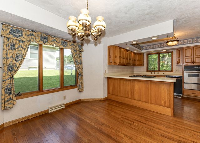 3527 12th Avenue, Moline, IL 61265