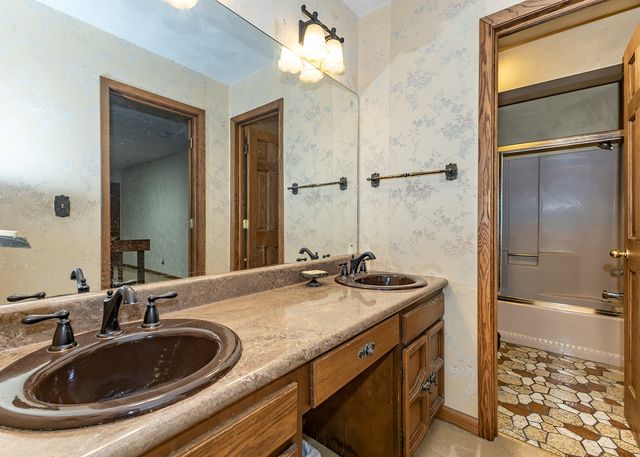 3527 12th Avenue, Moline, IL 61265