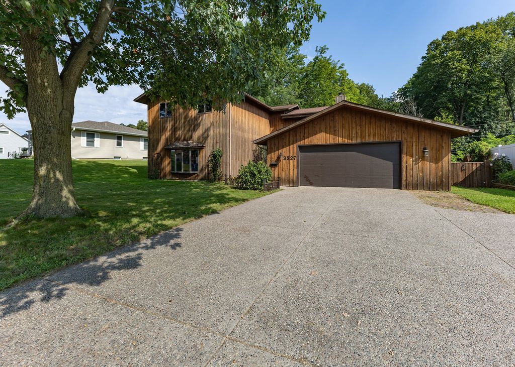 3527 12th Avenue, Moline, IL 61265