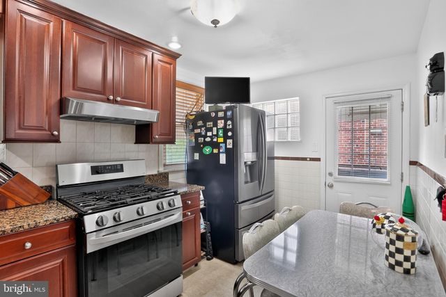 2004 VISTA ST, Philadelphia, PA 19152