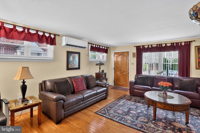 2004 VISTA ST, Philadelphia, PA 19152